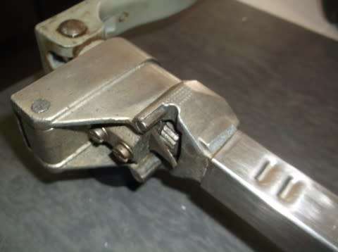 INDUSTRIAL CAN OPENER